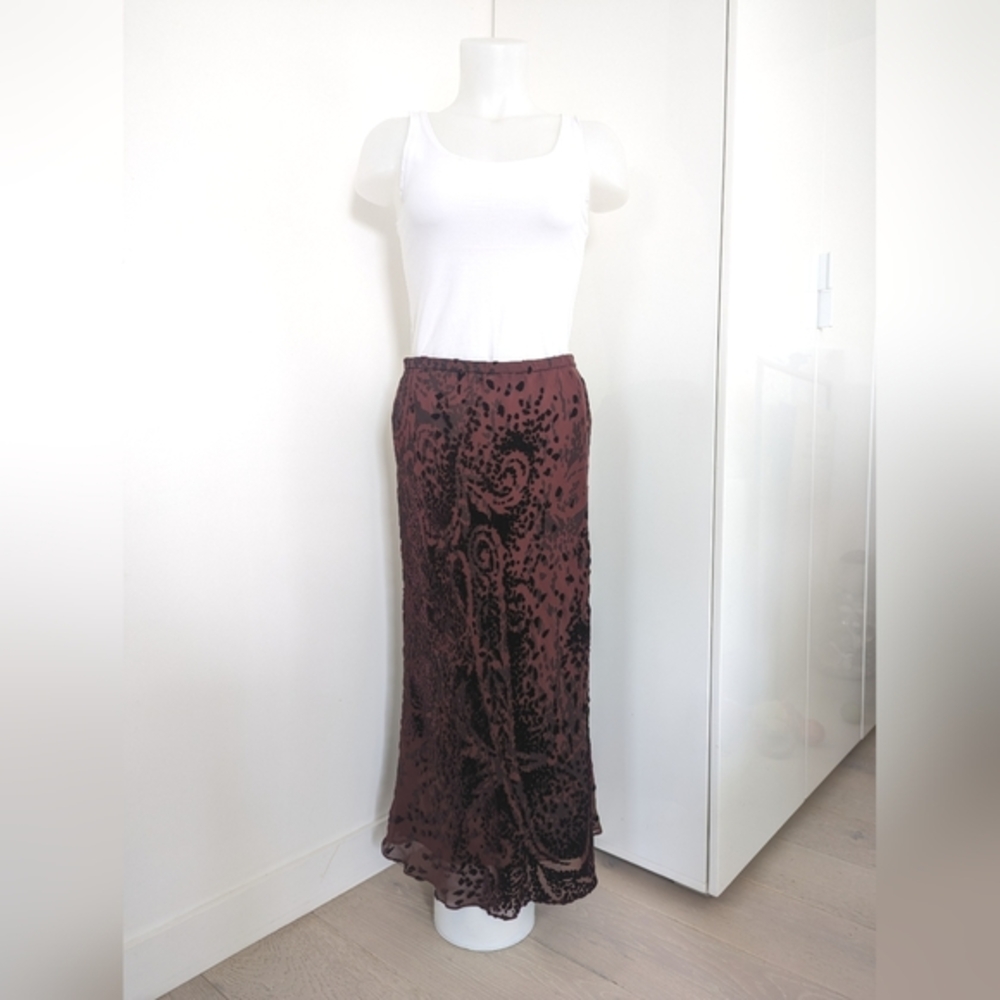 Vintage '90s Abstract Maroon/Burgundy Burn Out Velvet Skirt; Size S - Picture 2 of 9